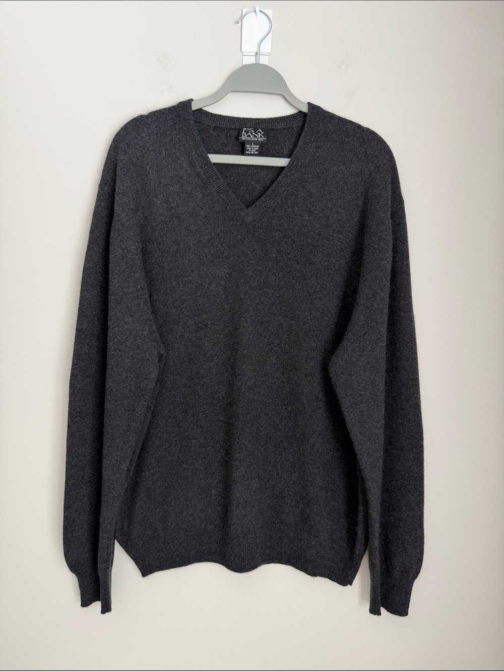 Jos A Bank Mens L 100% Cashmere Sweater Gray V Neck Pullover Quiet Luxury